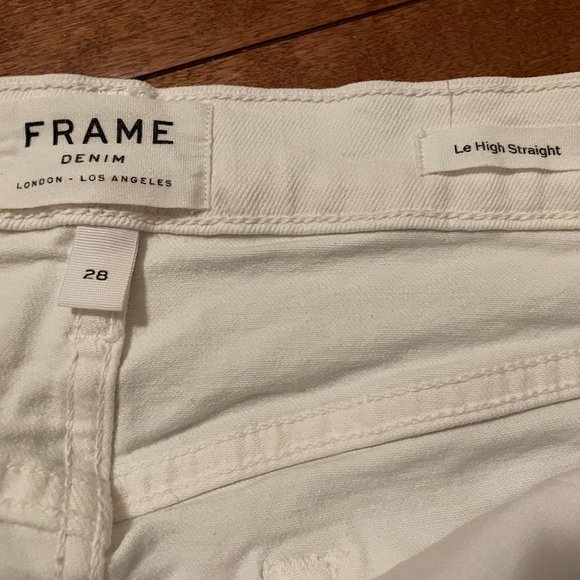 Adorable FRAME Denim white jeans that i no longer fit into - Picture 3 of 3
